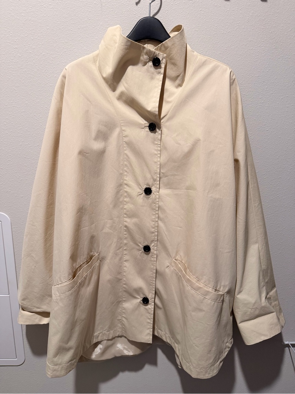 Massimo Dutti Light Cream Button-Front Trench Coat